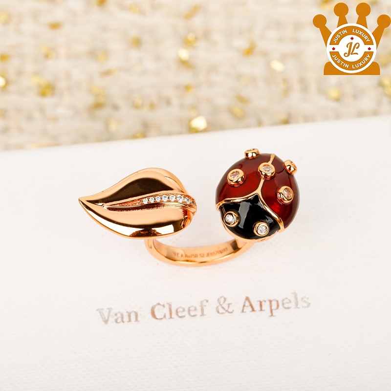 Van Cleef & Arpels A Href On Chat Via A