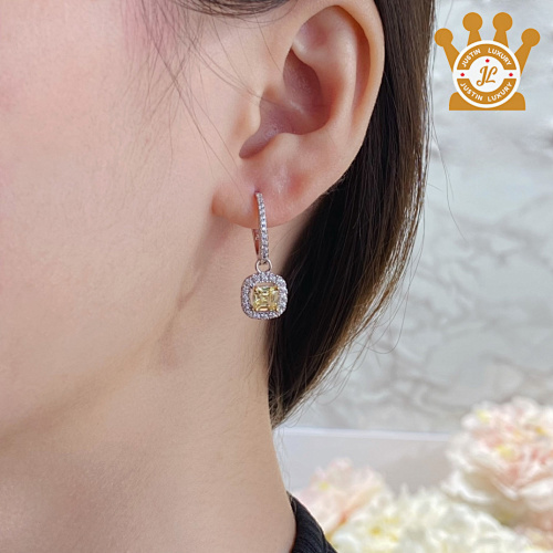 De Beers Stud Earring