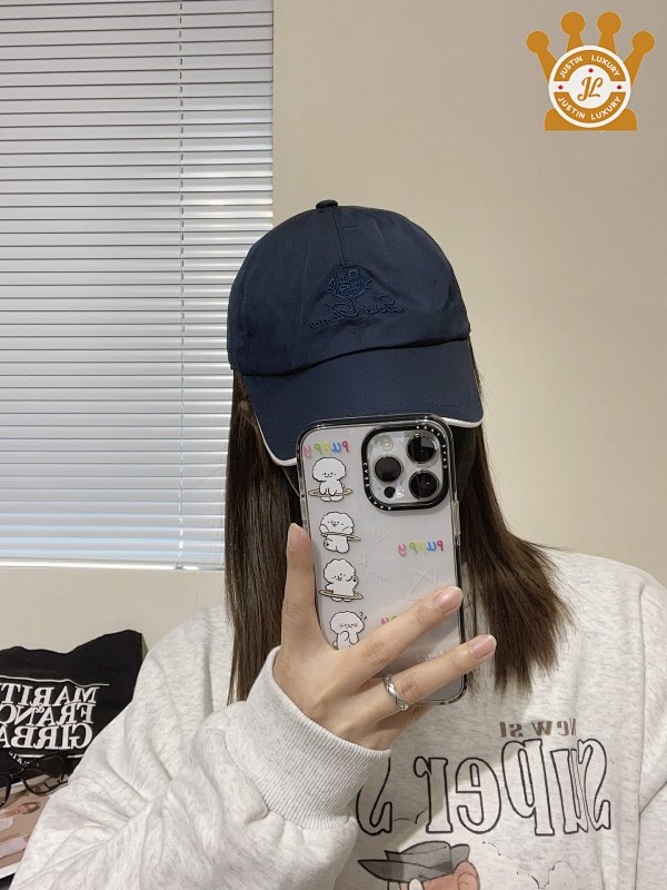 Loro Iana Cap