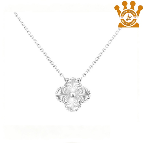 Van Cleef & Arpels A Href On Chat Via A