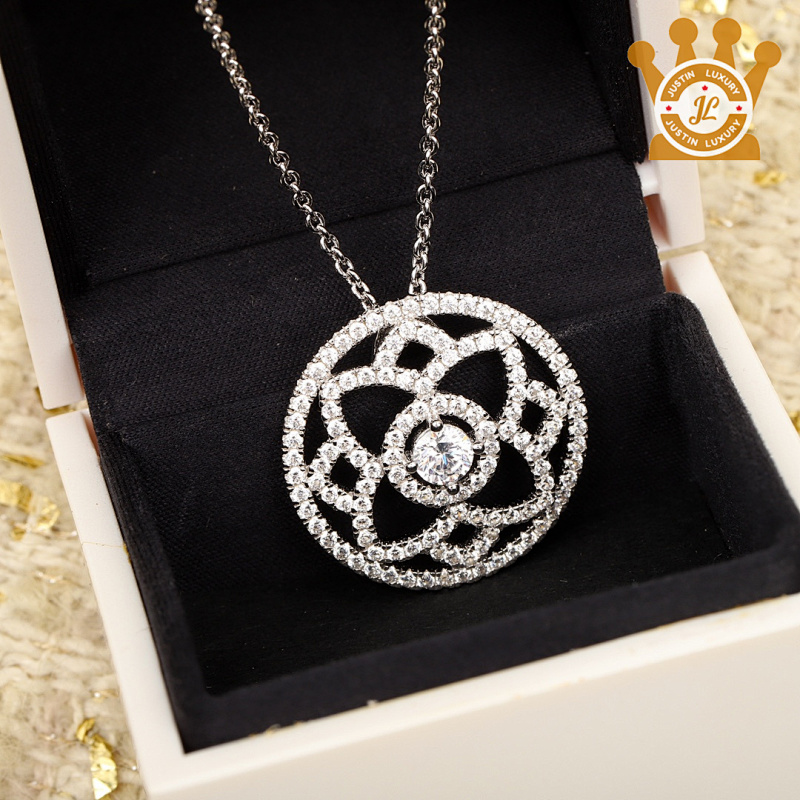 De Beers Necklaces
