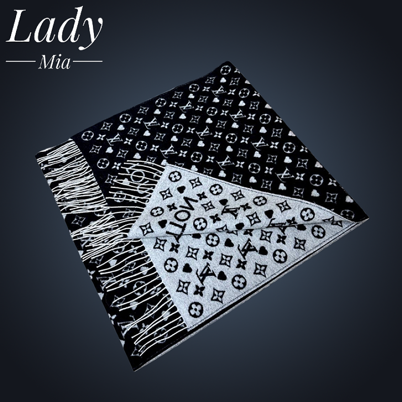 Louis Vuitton Autumn And Winter Scarves