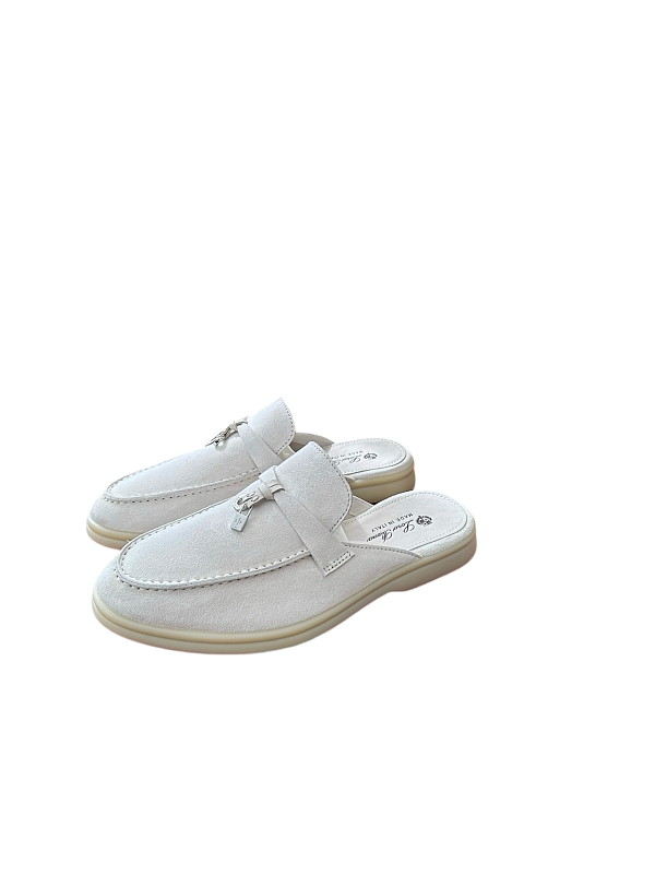 Classic Summer Charms Walk Mocatin Half DragItem ID