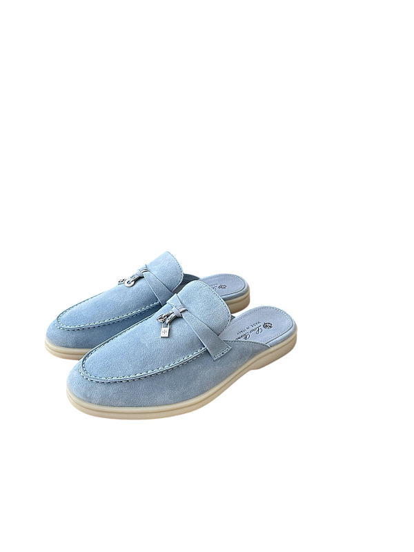 Classic Summer Charms Walk Mocatin Half DragItem ID
