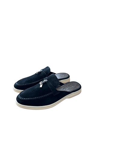 Classic Summer Charms Walk Mocatin Half DragItem ID