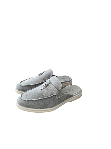 Classic Summer Charms Walk Mocatin Half DragItem ID