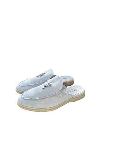 Classic Summer Charms Walk Mocatin Half DragItem ID