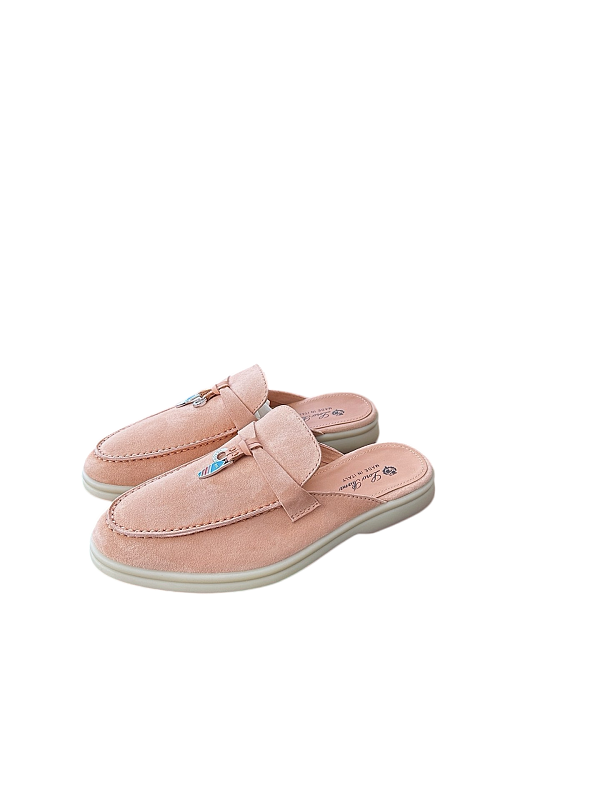 Classic Summer Charms Walk Mocatin Half DragItem ID