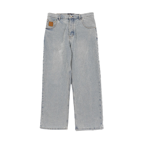 Jeans With Visible Stitching In Pockets