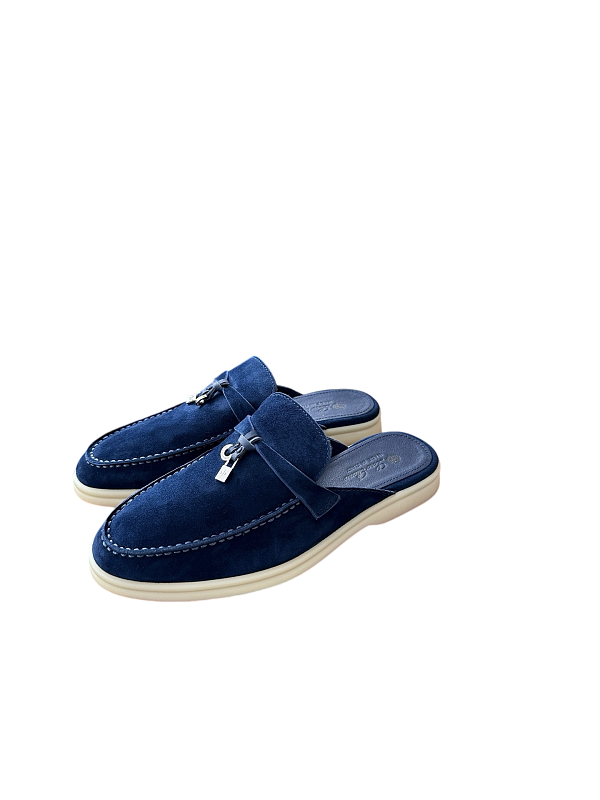 Classic Summer Charms Walk Mocatin Half DragItem ID