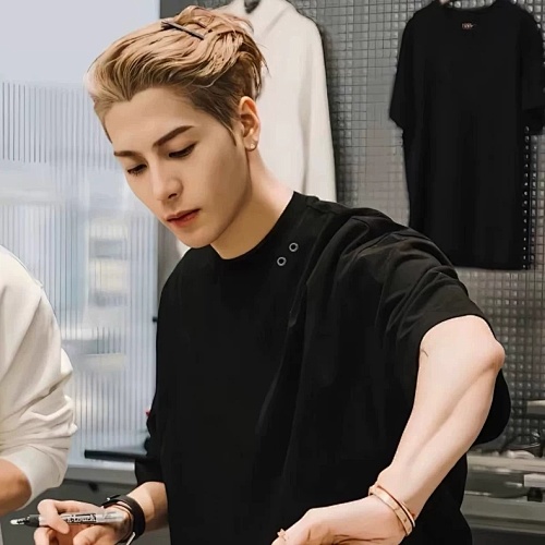 Team Wang T-shirrt