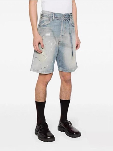 Acne Short