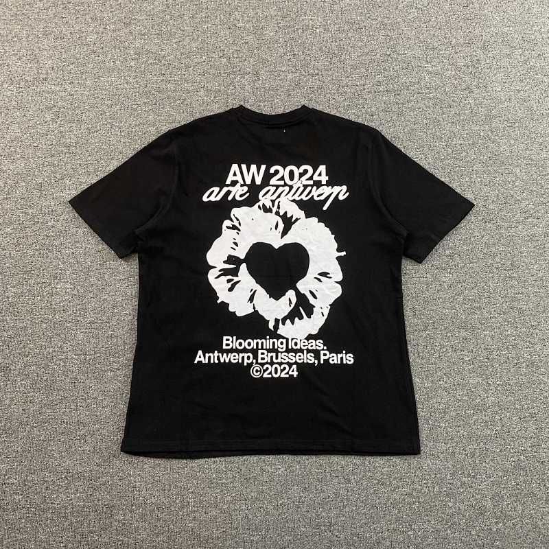 Art Arte Blur Embroidery T-shirt