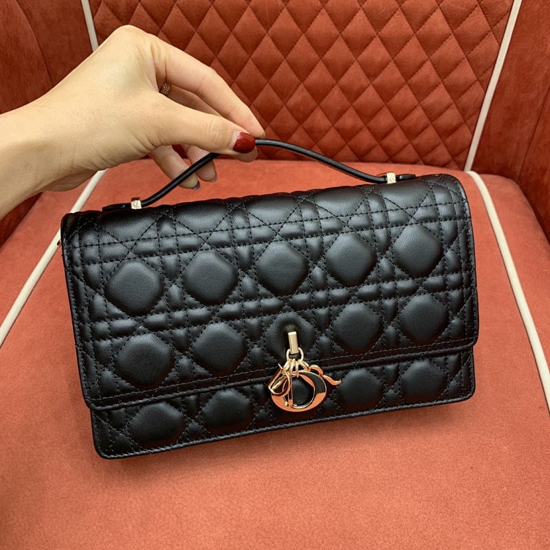 Miss Dior D.i.o.r