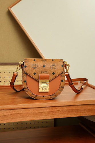 Louis Vuitton MWPBAWO05CO001