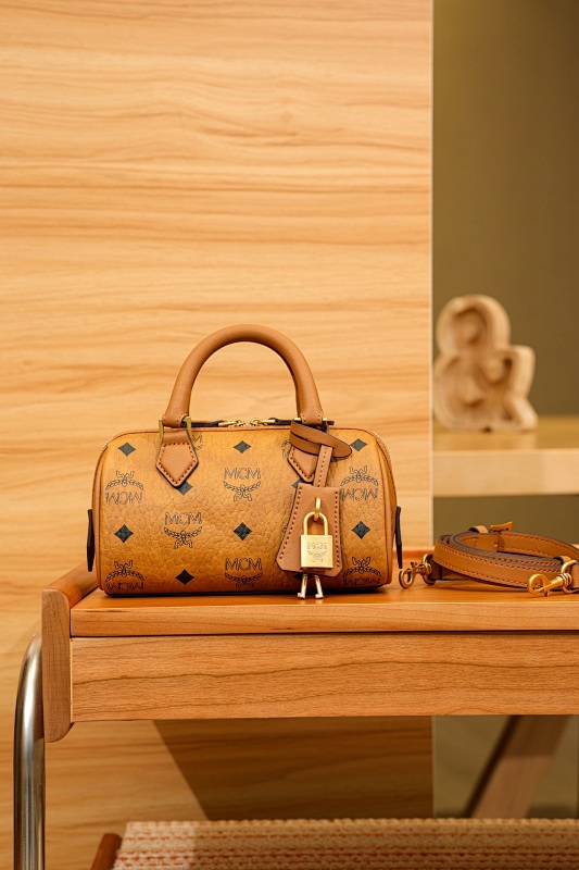 Louis Vuitton MWBESEA01CO001