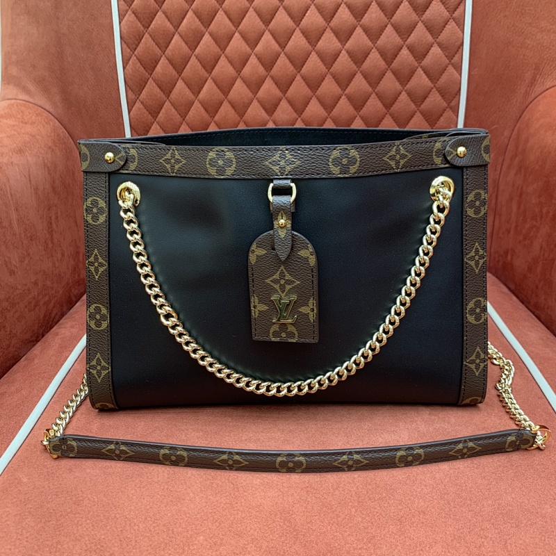 Louis Vuitton crossbody bag