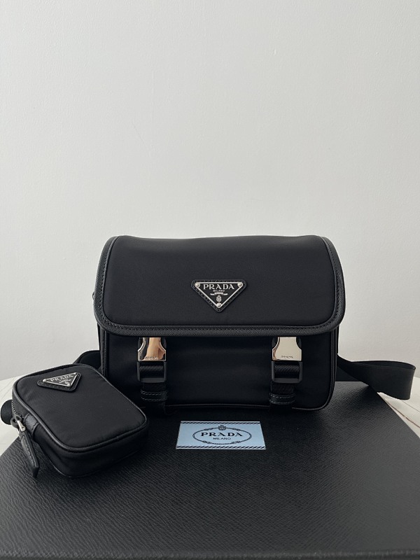 P Prada Saffiano