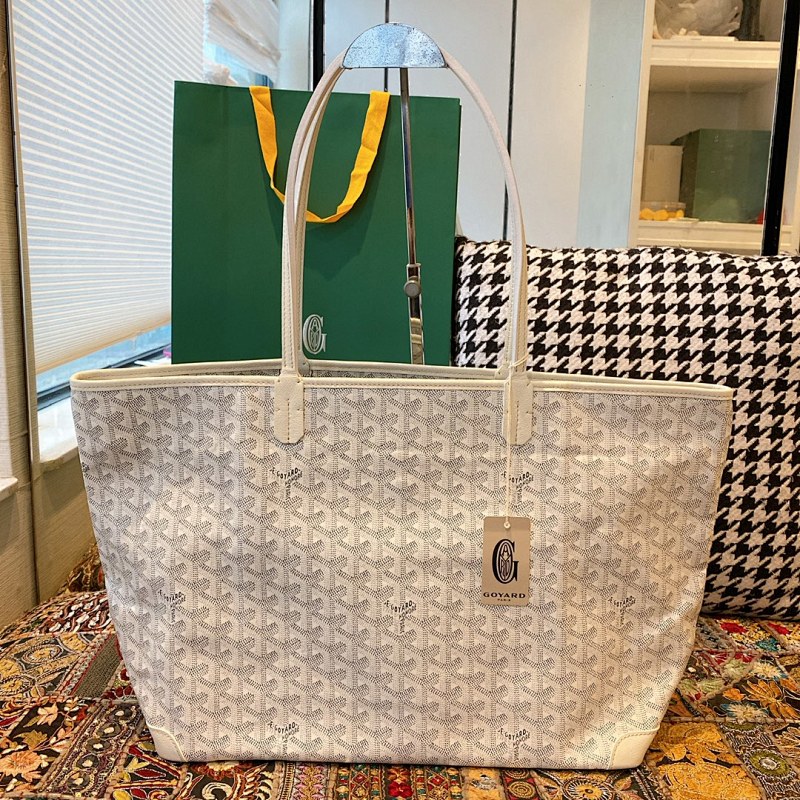 Goyard tote bag