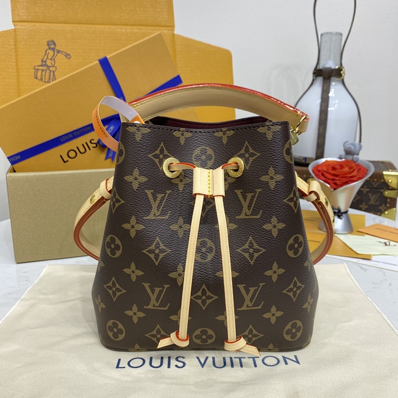 Louis Vuitton Néonoé BB Monogram Neoono BB Neono AirPod IPhone