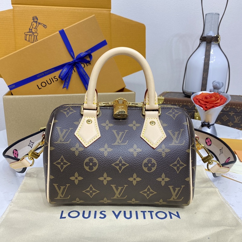 Speedy 20 Monogram