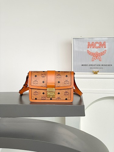 Louis Vuitton MWPBAW005CO001