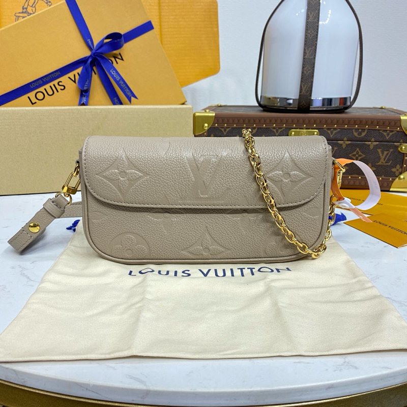 Louis Vuitton Wallet ON Chain Ivy