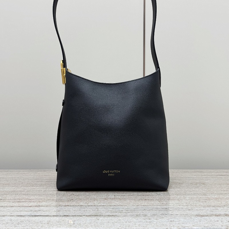 Louis Vuitton Low Key Hobo - 28x16x24cm