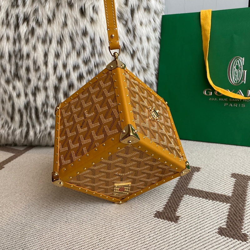 Goyard bag