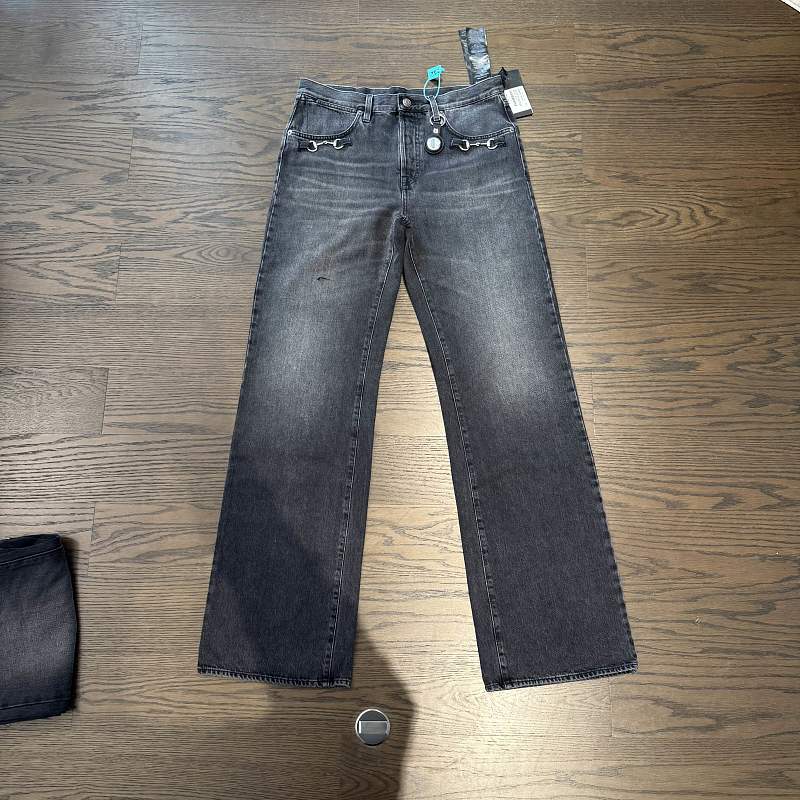 Mvt Guc Demna Jeans