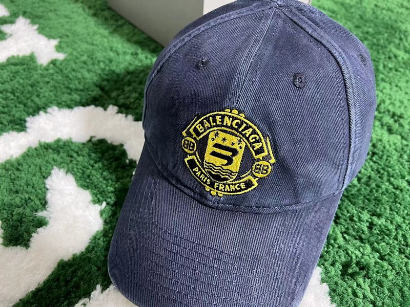 Balenciaga Blcg Cap Kl 107