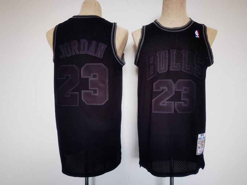 Bulls Retro Embroidery Jersey S-2XL