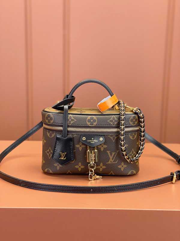 L V Vanity Chain Pouch