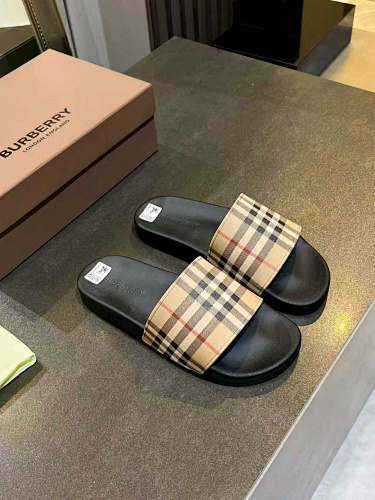 Burberry Slipper