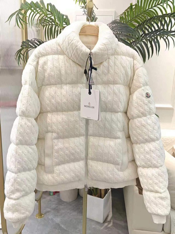 Mocle Cardigan