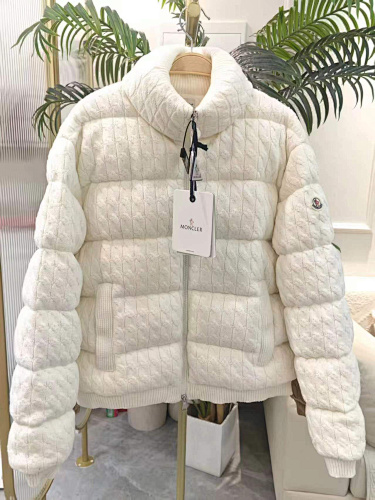 Mocle Cardigan