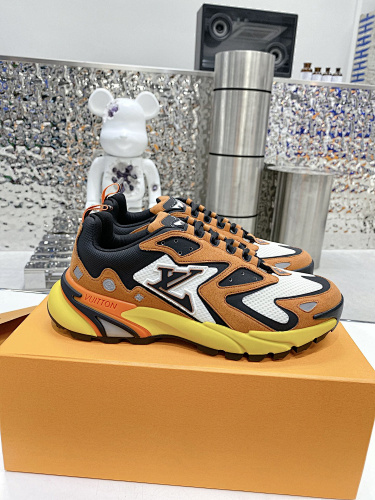 L V Runner Tatic
