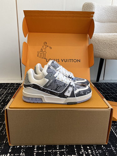 Sneakers from Poshrep