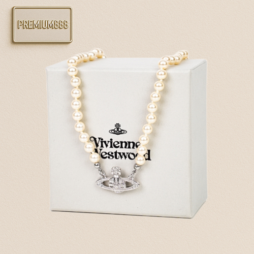 Vivienne Westwood Beautiful Saturn Pearl Necklace