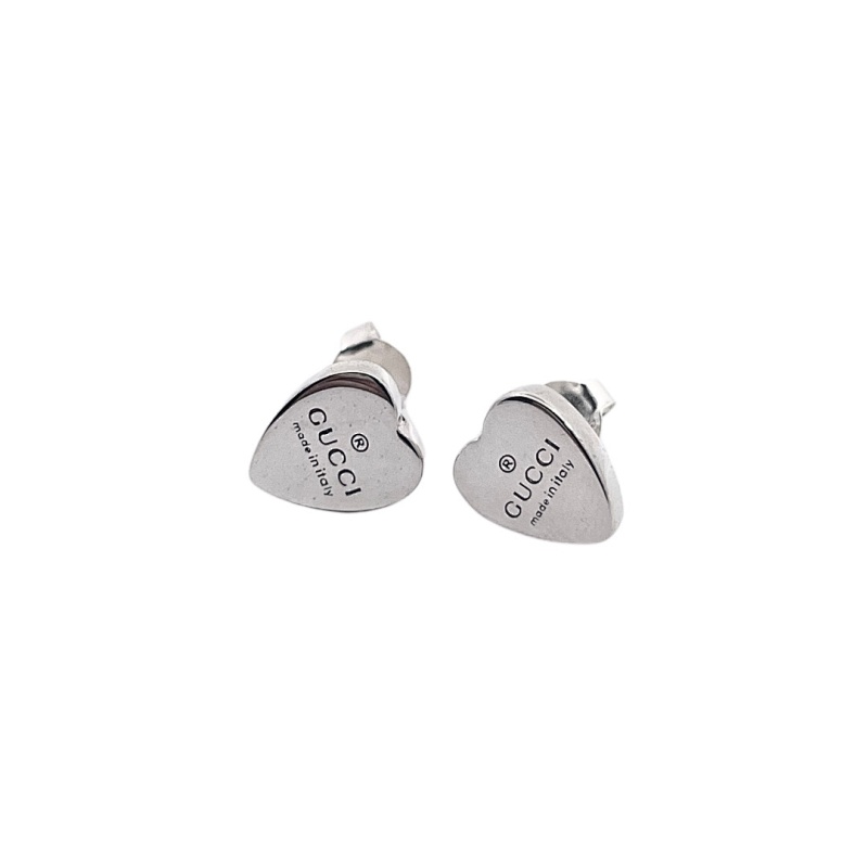 Gucci Gu Cci Glossy Heart Stud EarringsItem ID