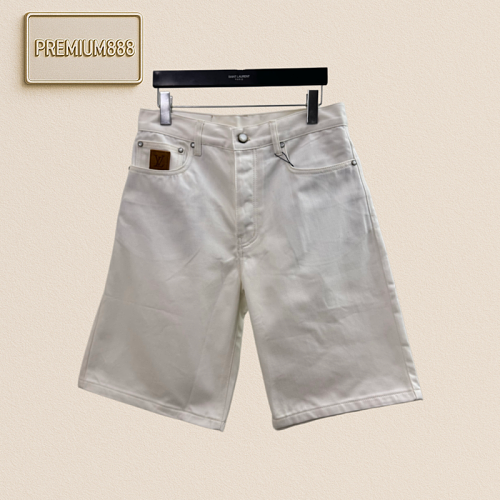 1 Piece Of Embroidered Leather Skateboarding Denim Shorts