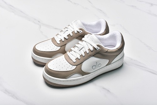 Alo Yoga Recovery Mode Board Shoes White Brown