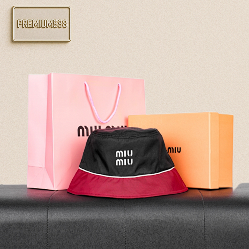 Miu Double Color-blocked Bucket Hat A Standout Piece In The Fashion World