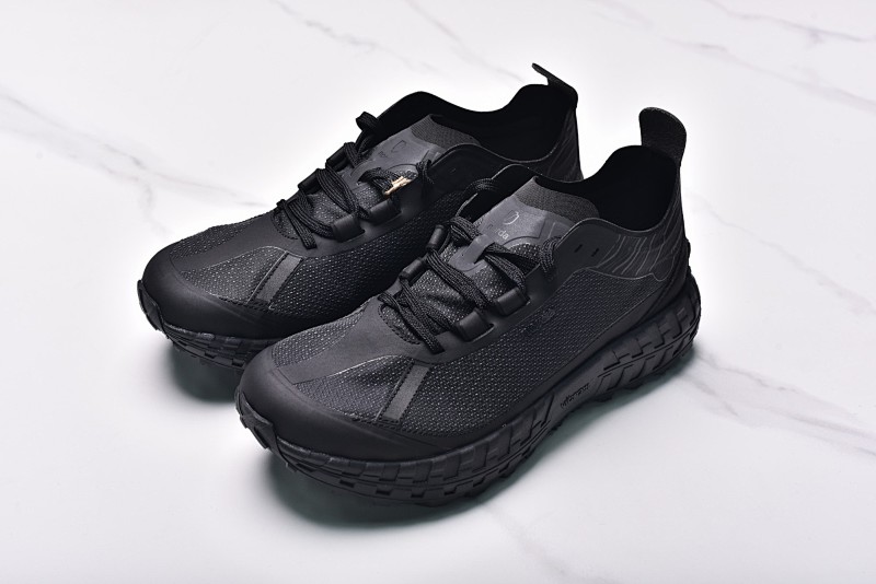 Norda Lace Anti-slip Black