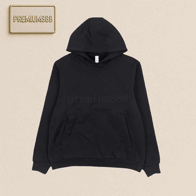 Lulu Wore A Long-sleeved Hooded Sweatshirt