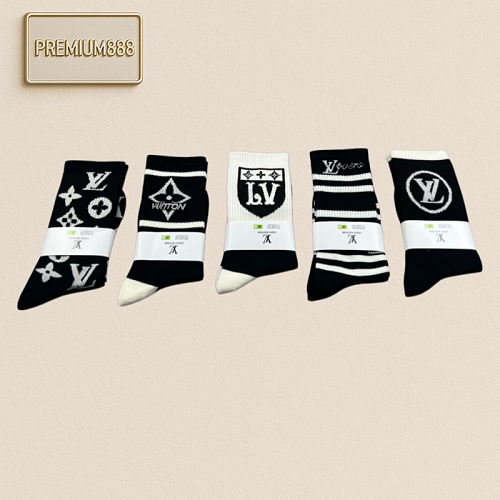 Louis Vuitton LV Premium Boxed Socks Fashionable Design Pure Cotton Quality 5 Pairs Per Bo