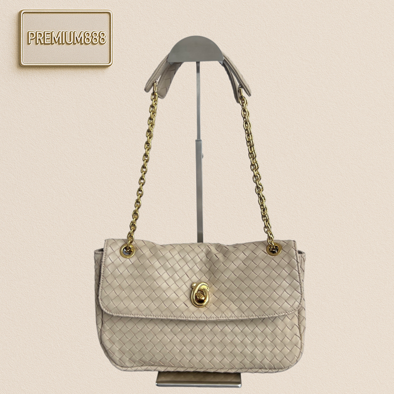 BV Madison Handbag 876648 The Classic Woven Leather And Metal Chain Combination Creates Th