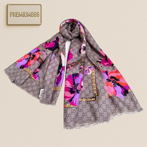 Gucci's Classic Double G Logo Is Paired With Floral Elements Which Permeates The Temperame