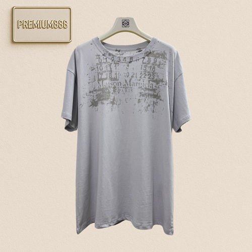 Magila Blurry Letter Stencil Printed Short-Sleeved T-Shirt