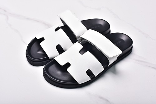 Hermès Hermes Chypre Flat Slippers Classic White Leather
